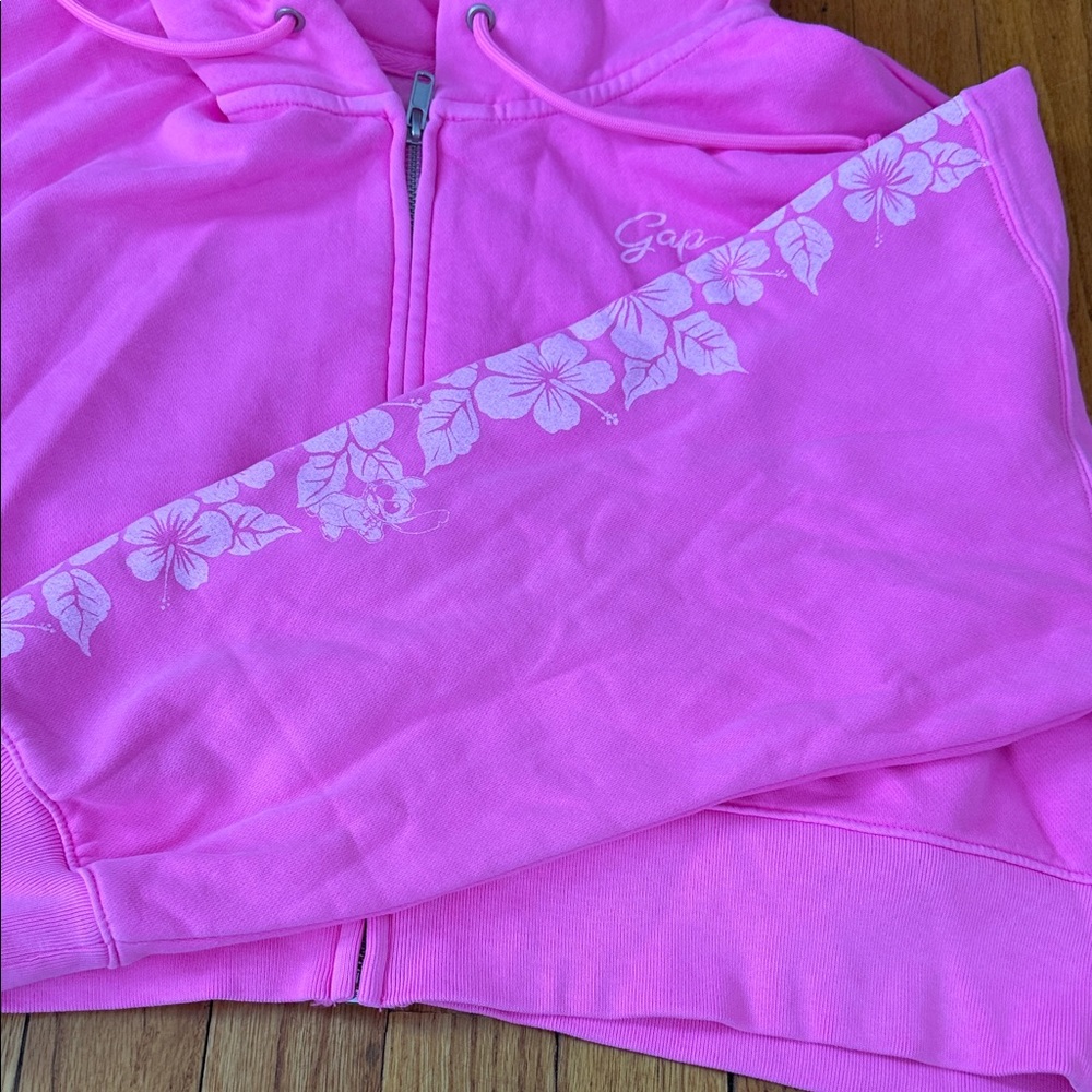 GAPxDisney Women's Lilo and Stitch Bright Pink Floral Cropped Hoodie - Picture 10 of 10